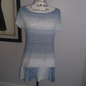 B.L.E.U. high low blouse, Size‎ M